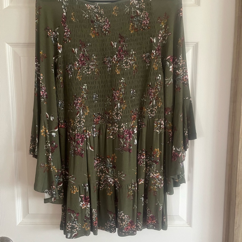 Ruched Top - Picture 4 of 9